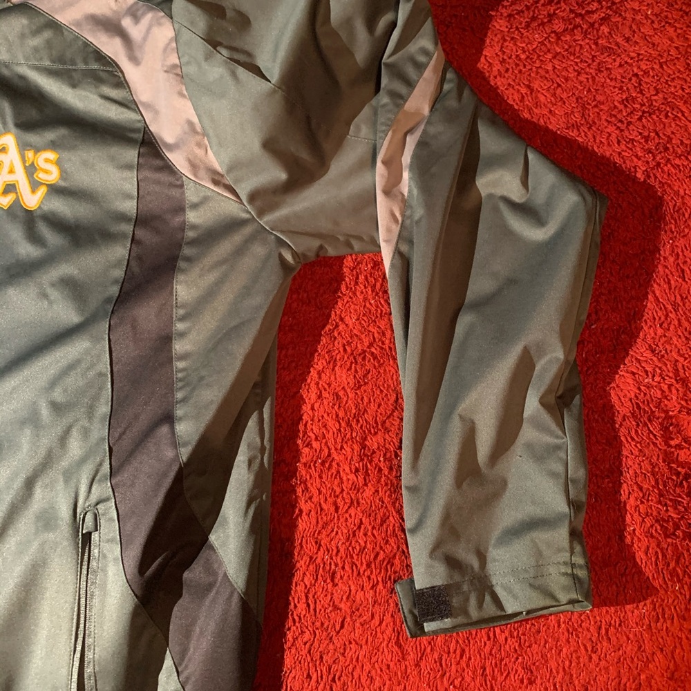A’s windbreaker team edition - Picture 2 of 8
